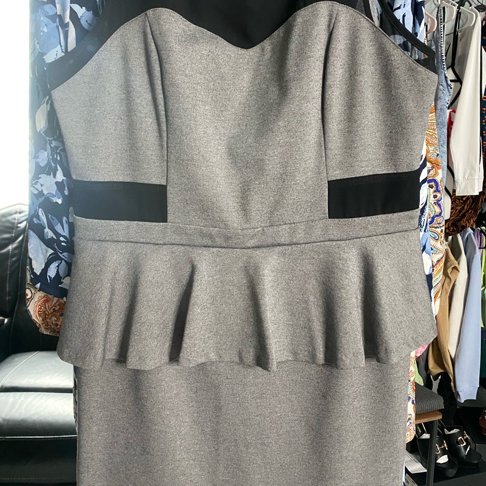 Kensie Gray Sheath Dress with Sweetheart Neckline
